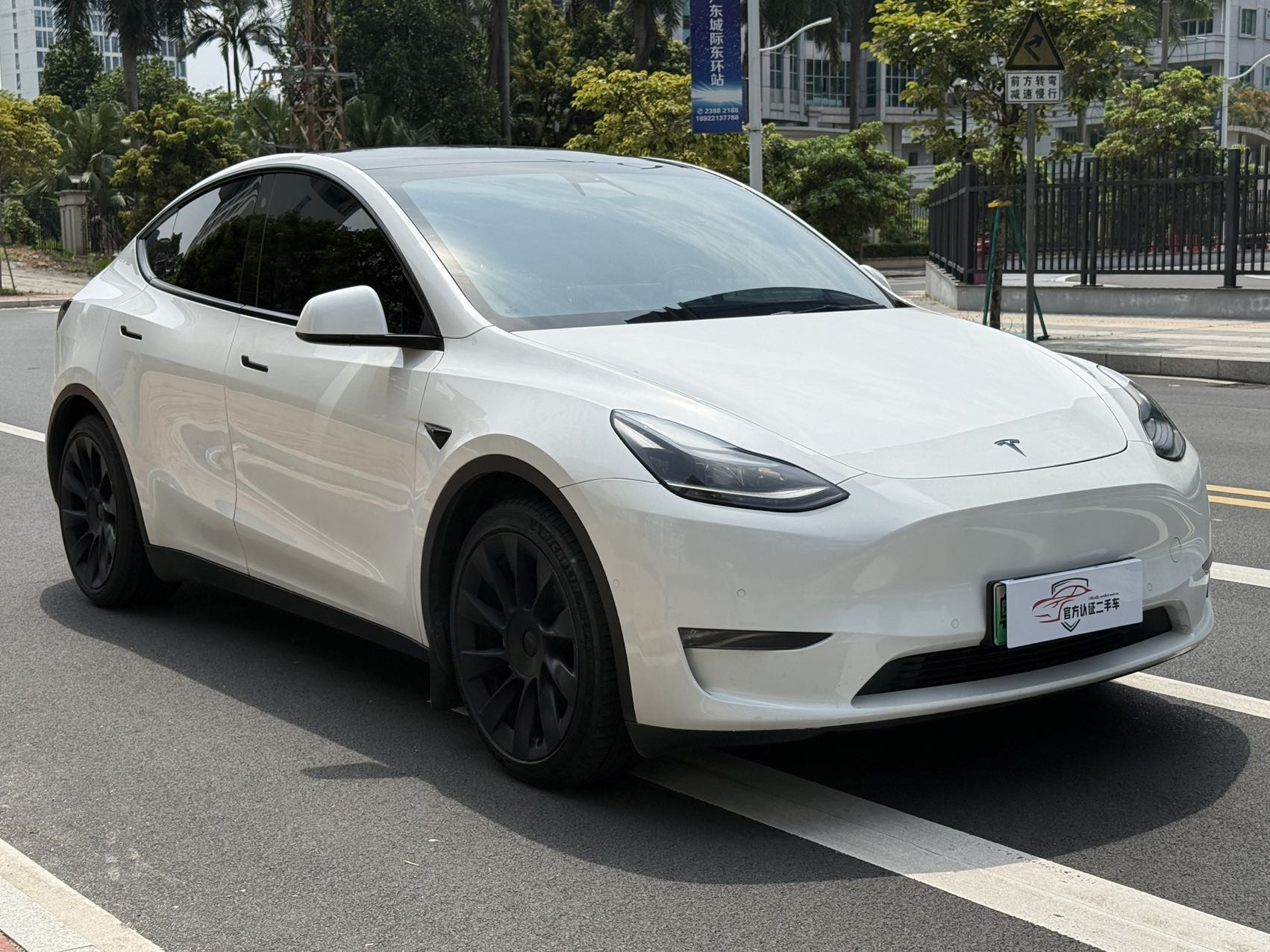 Tesla Model Y 2021 #3 Tesla Model Y 2021 car image #3
