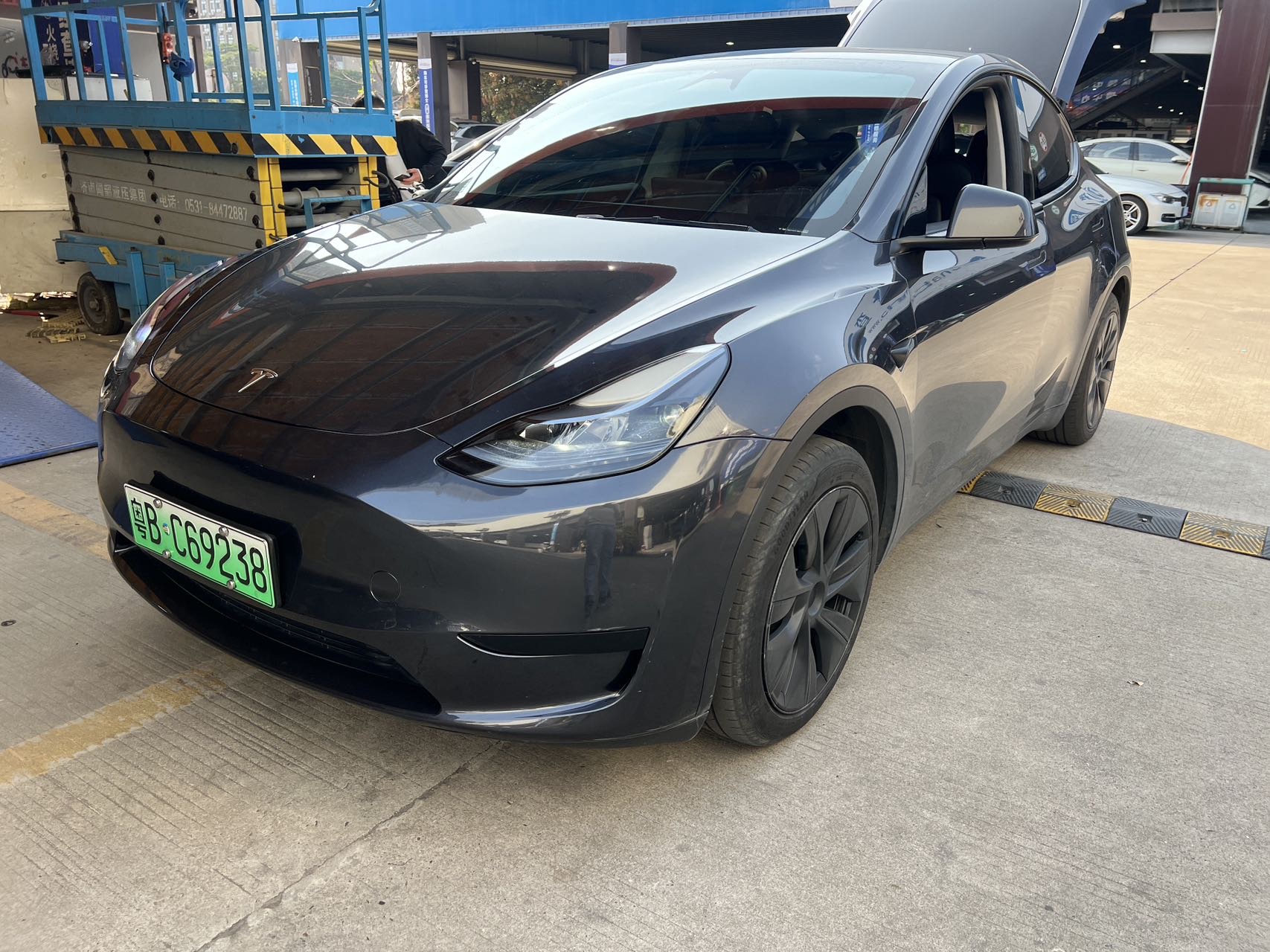 Tesla Model Y 2024 Tesla Model Y 2024 car image