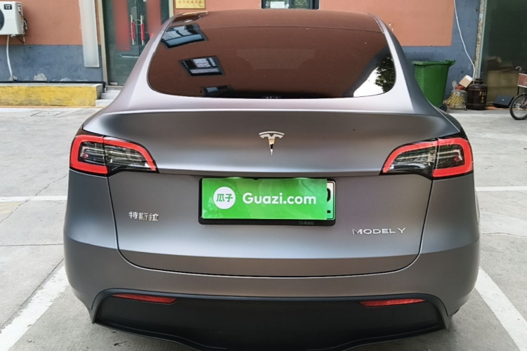 Tesla Model Y 2023 #6 Tesla Model Y 2023 car image #6