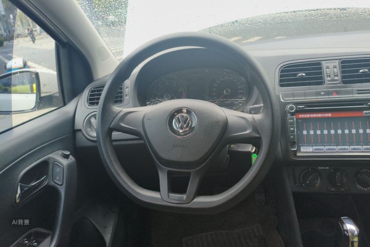 Volkswagen Polo 2016 car image #12