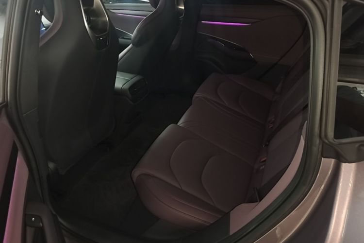 MI SU7 2024 car image #17