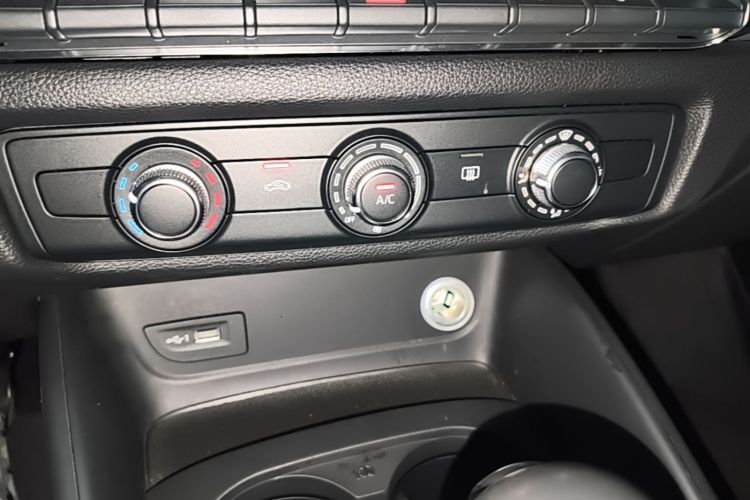 Audi A3 2019 car image #13