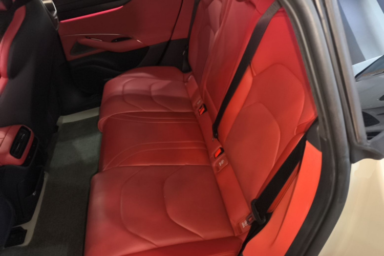 MI SU7 2024 car image #17