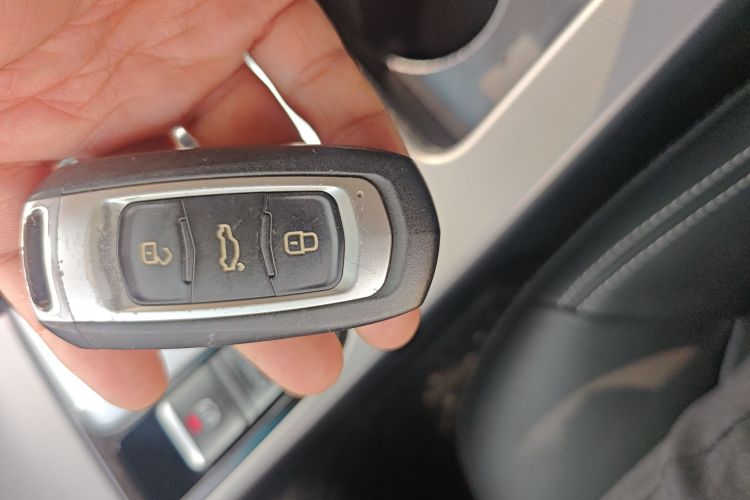 GEELY Emgrand GS 2019 صورة سيارة #9