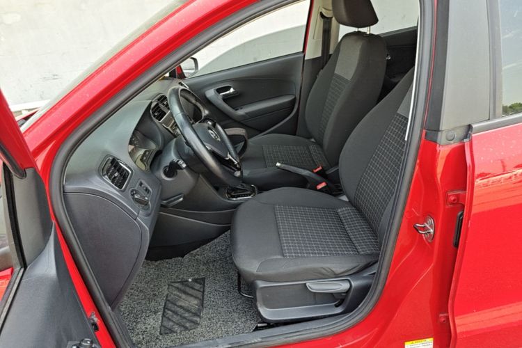 Volkswagen Polo 2017 car image #15