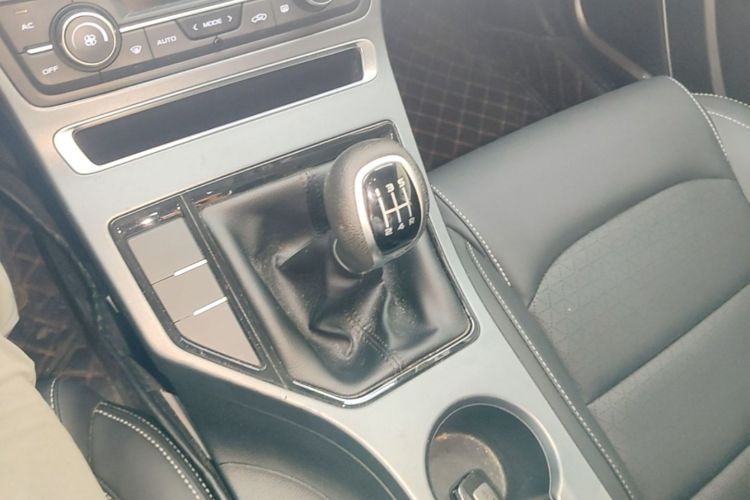 GEELY Emgrand 2021 car image #14
