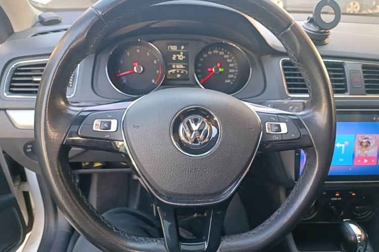 Volkswagen Lavida 2019 car image #11