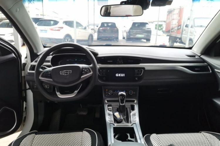 GEELY Emgrand 2019 car image #11