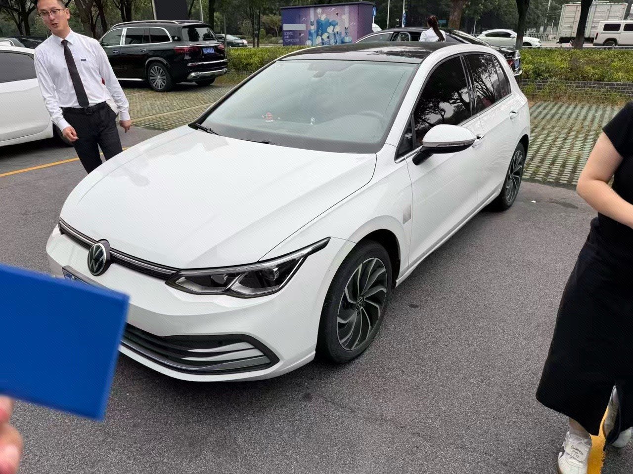 Volkswagen Golf 2022 car image 