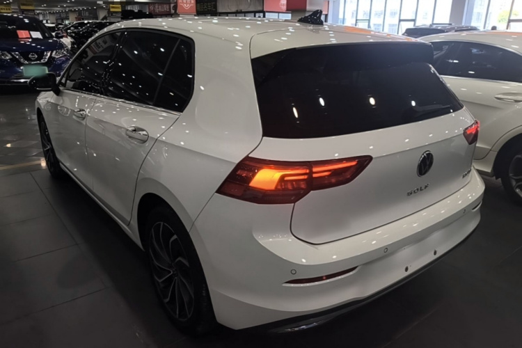 Volkswagen Golf 2021 car image #7