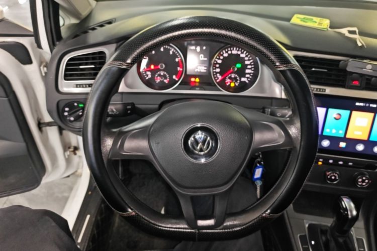 Volkswagen Golf 2014 car image #11