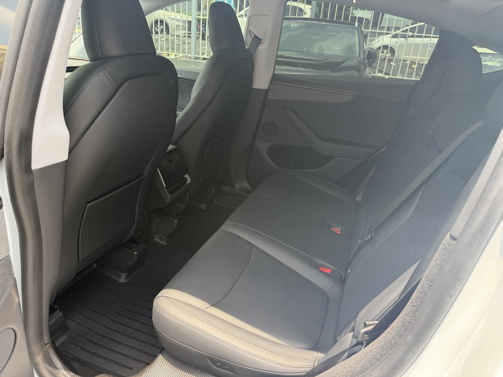 Tesla Model Y 2025 #13 Tesla Model Y 2025 car image #13