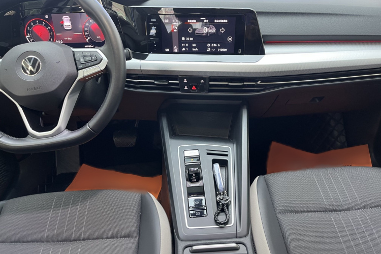 Volkswagen Golf 2022 car image #14