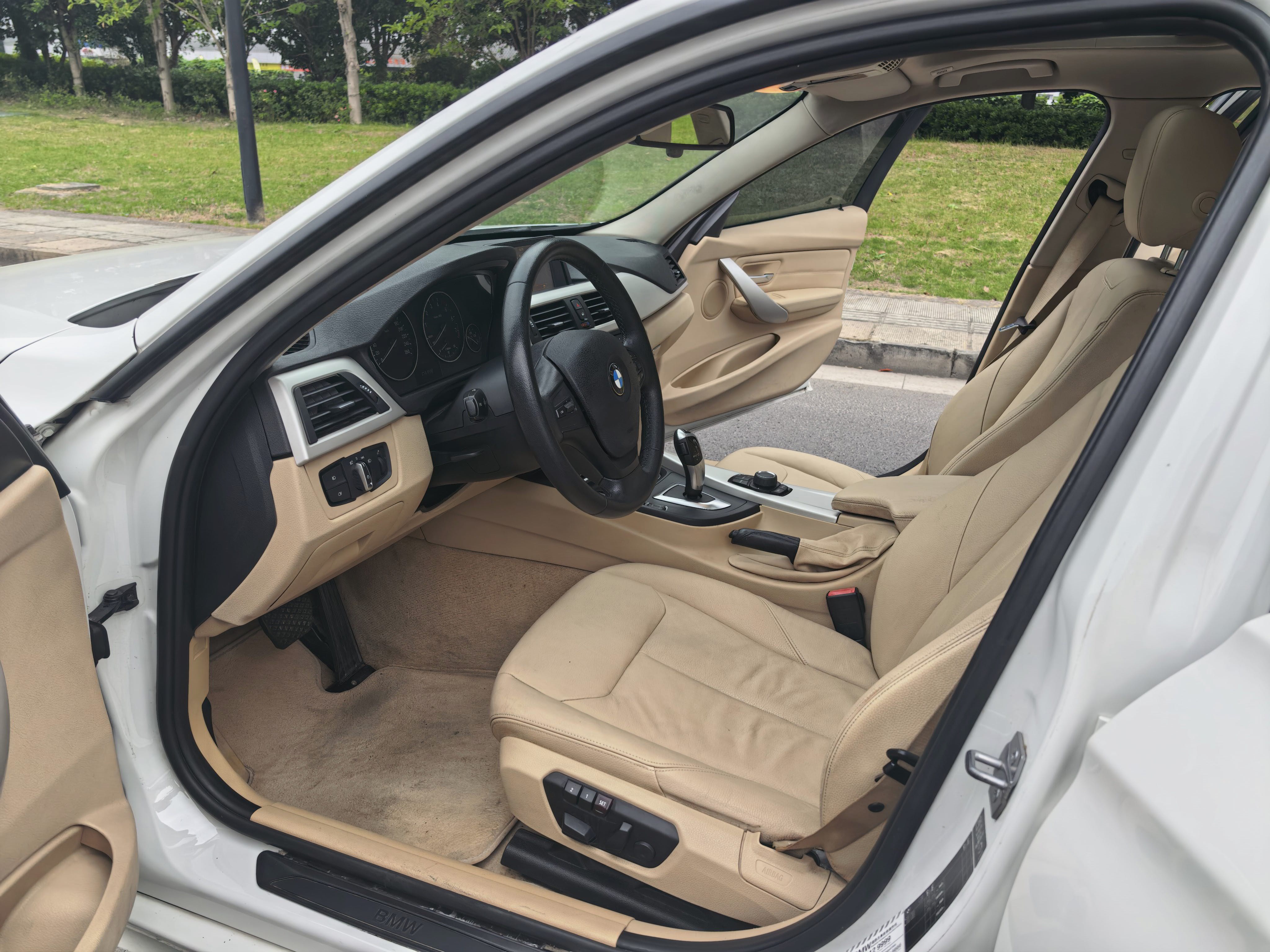 BMW 3 Series 2014 car image #6