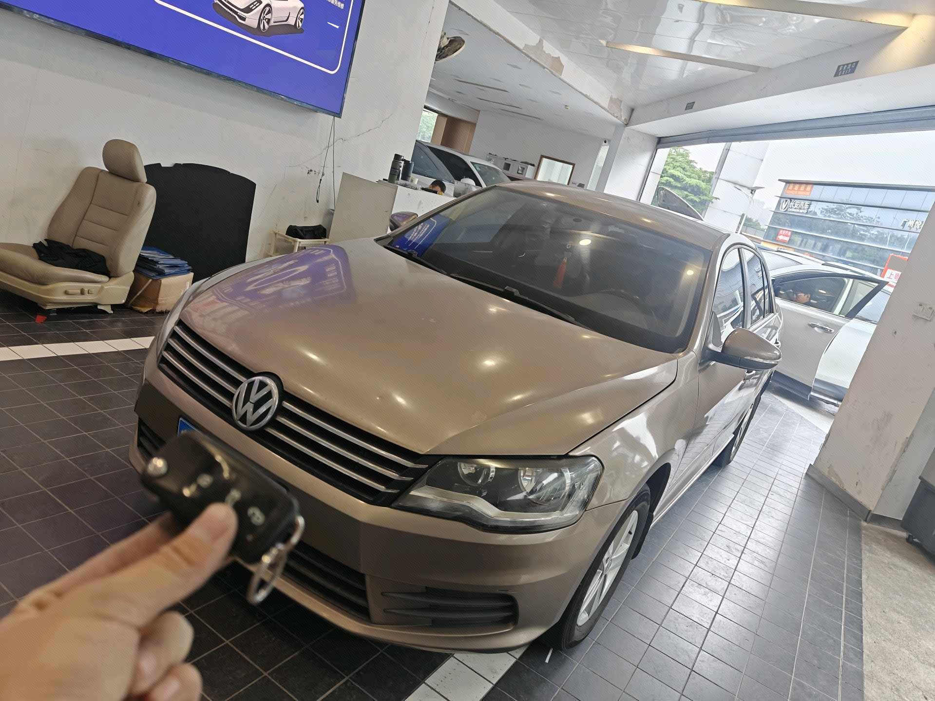 Volkswagen Bora 2015 car image 