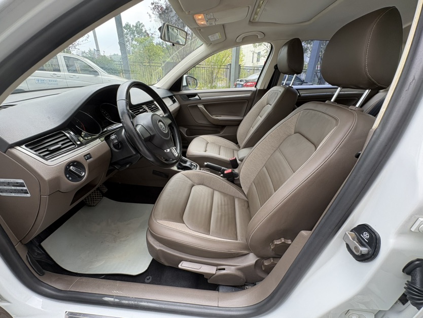 Volkswagen Bora 2015 car image #4