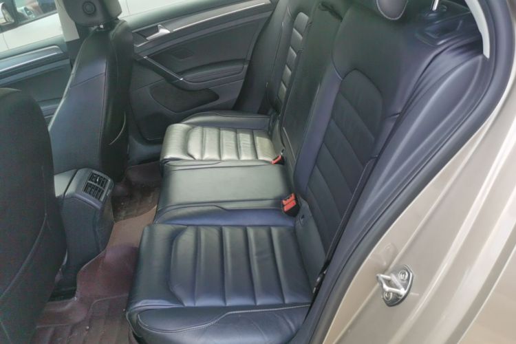 Volkswagen Golf 2016 car image #19