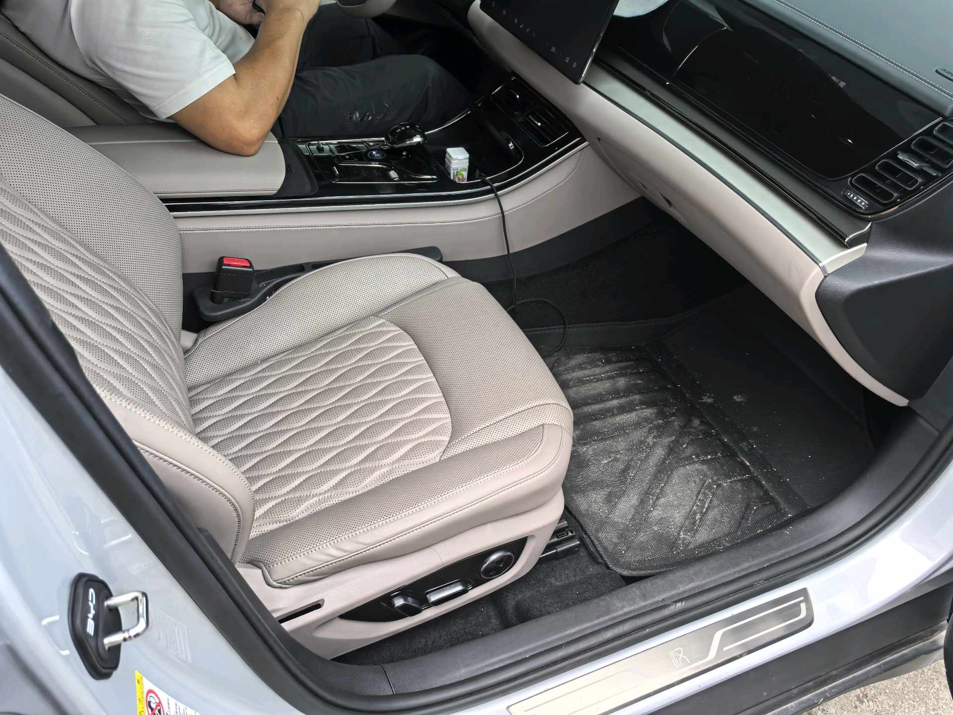 BYD Han 2024 car image #3