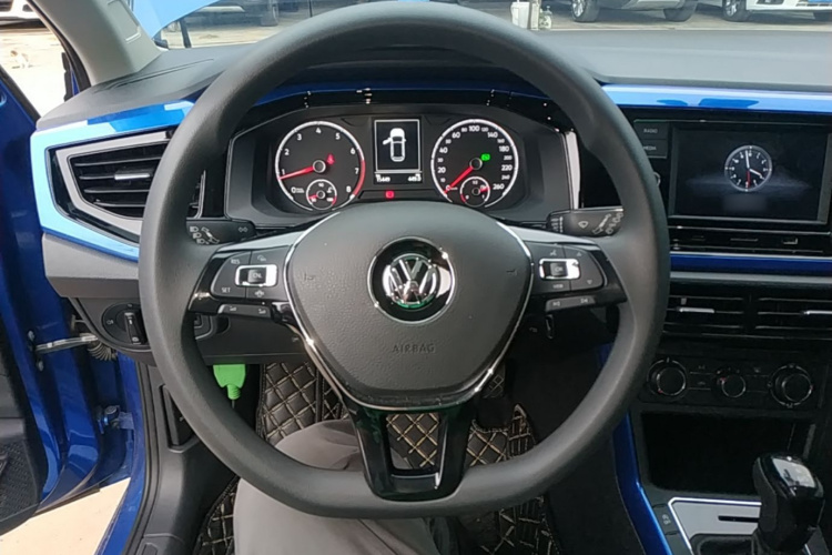 Volkswagen Polo 2020 car image #11
