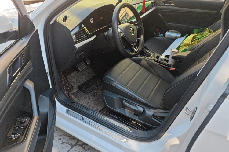 Volkswagen Lavida 2021 car image #18