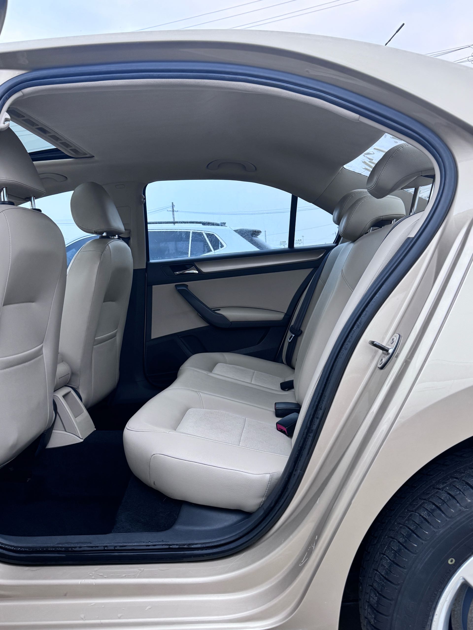 Volkswagen Santana 2013 #5 Volkswagen Santana 2013 car image #5