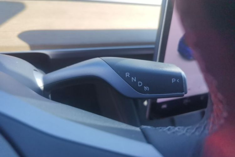 Tesla Model Y 2021 #14 Tesla Model Y 2021 car image #14