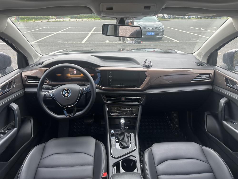 Volkswagen Tharu 2023 immagine di auto #10