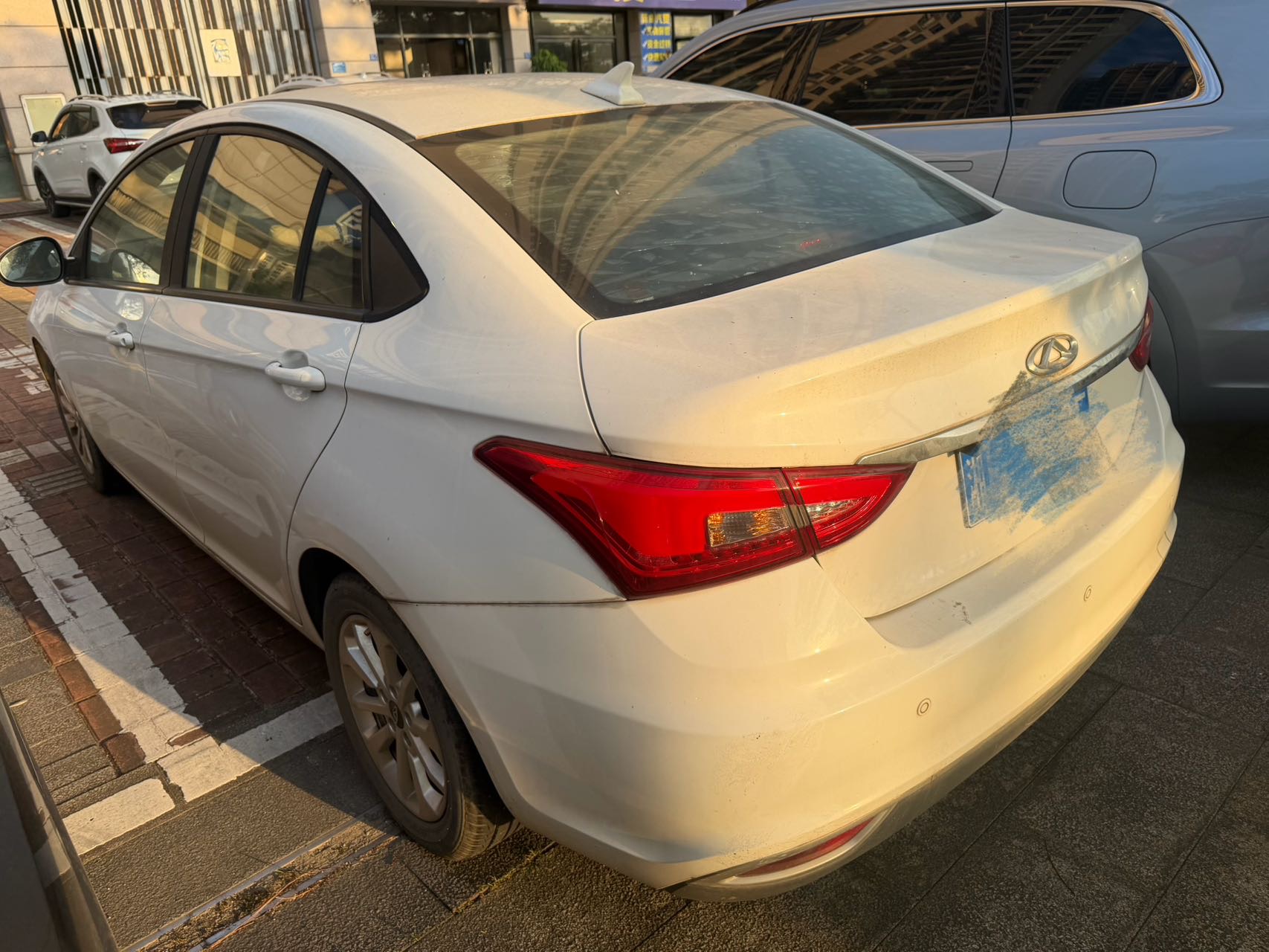 2019 car image #3
