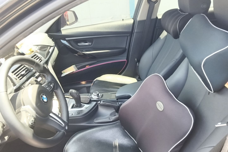 BMW 3 Series 2017 car image #17
