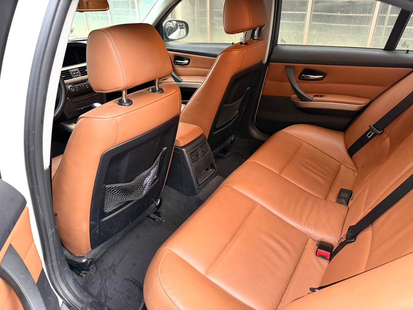 BMW 3 Series 2011 #8 BMW 3 Series 2011 car image #8