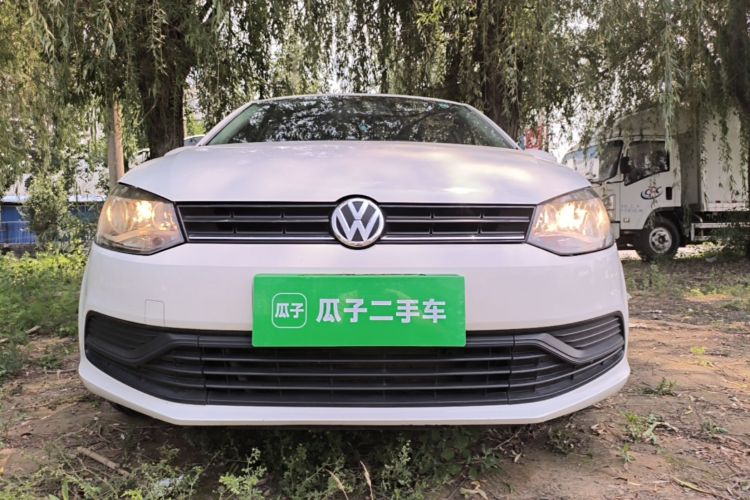 Volkswagen Polo 2017 car image #3
