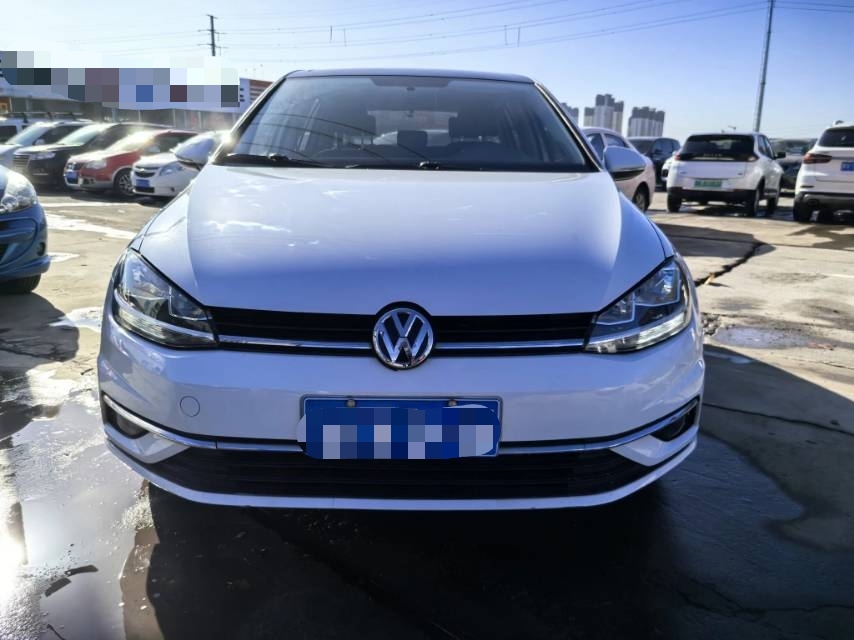 Volkswagen Golf 2020 car image #2