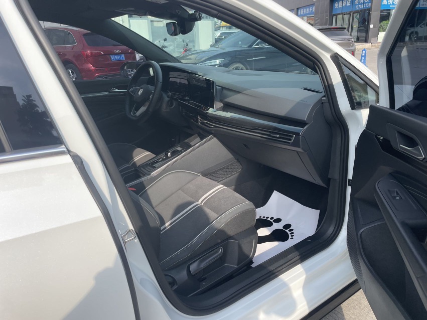 Volkswagen Golf 2022 immagine di auto #6
