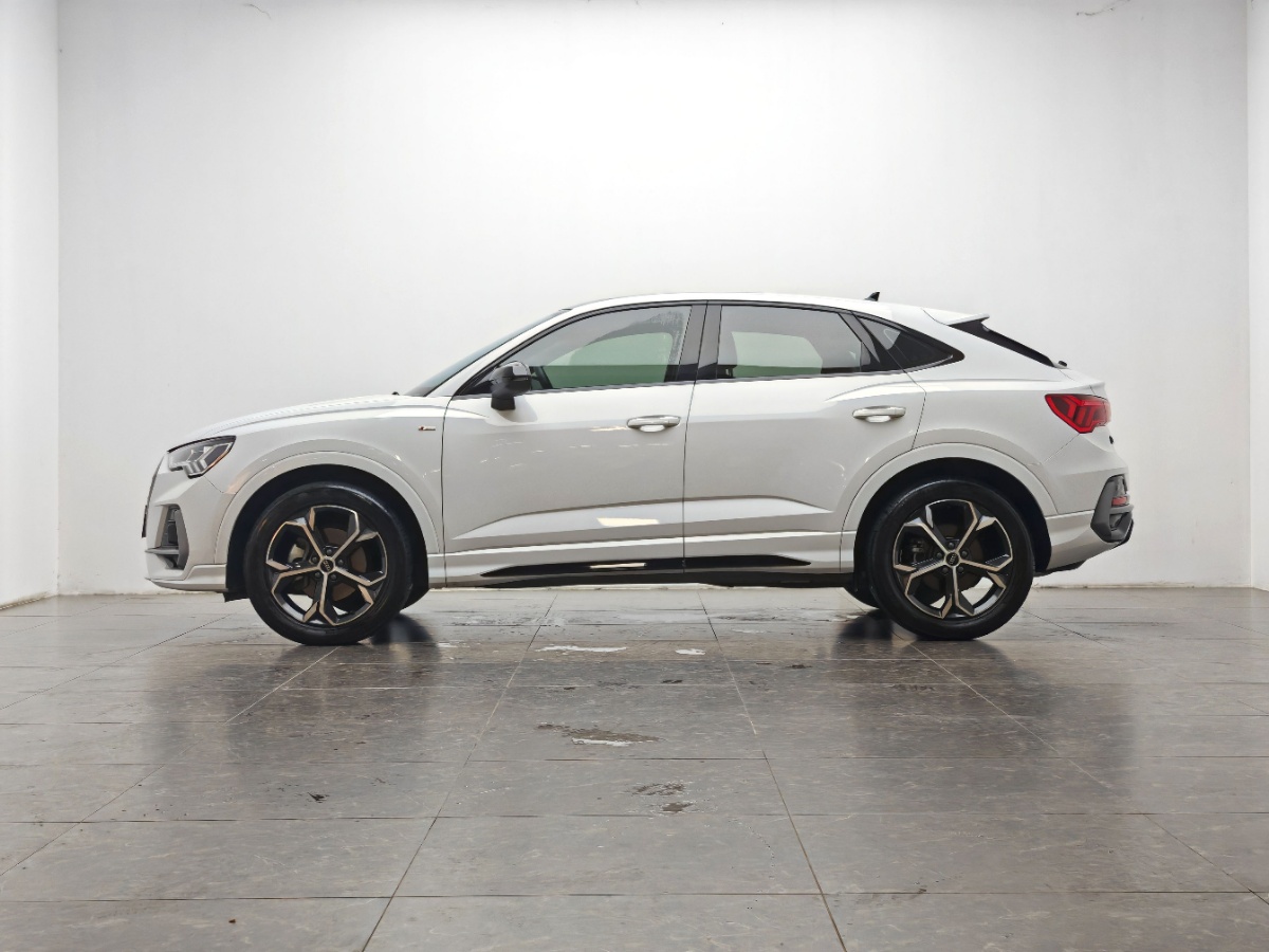 Audi Q3 Sportback 2024 car image #2
