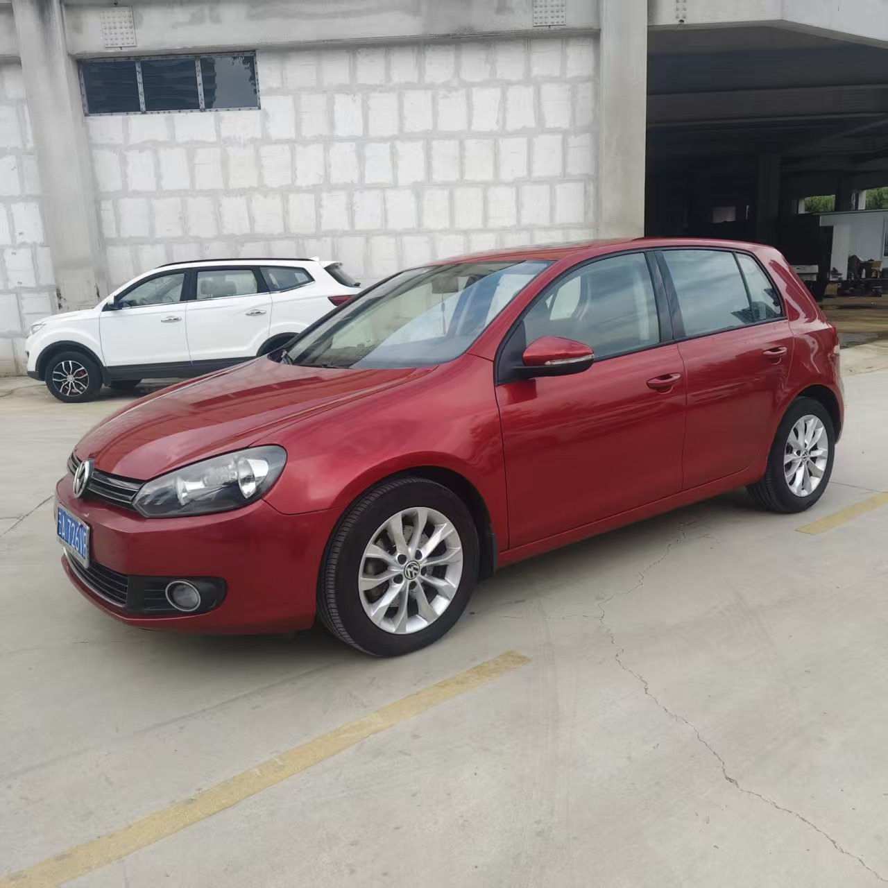 Volkswagen Golf 2012 car image 