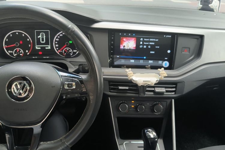 Volkswagen Polo 2020 car image #10