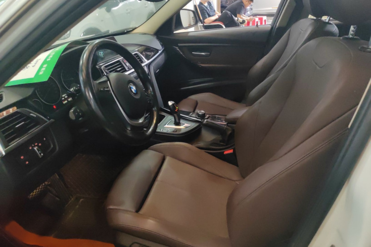 BMW 3 Series 2018 #9 BMW 3 Series 2018 car image #9