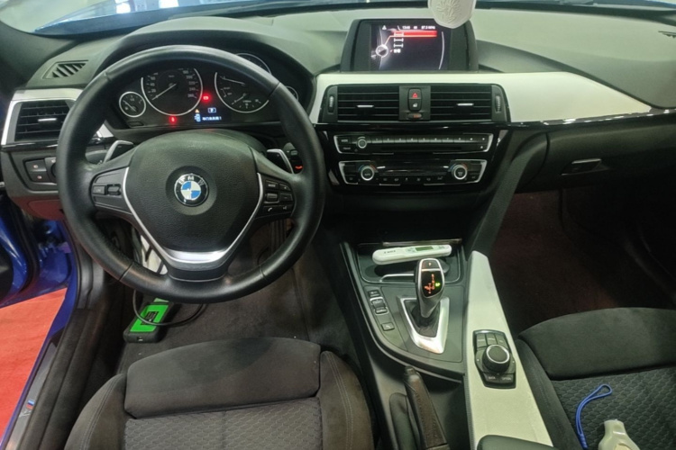 BMW 3 Series 2017 car image #10
