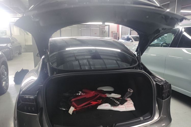 Tesla Model 3 2023 car image #21