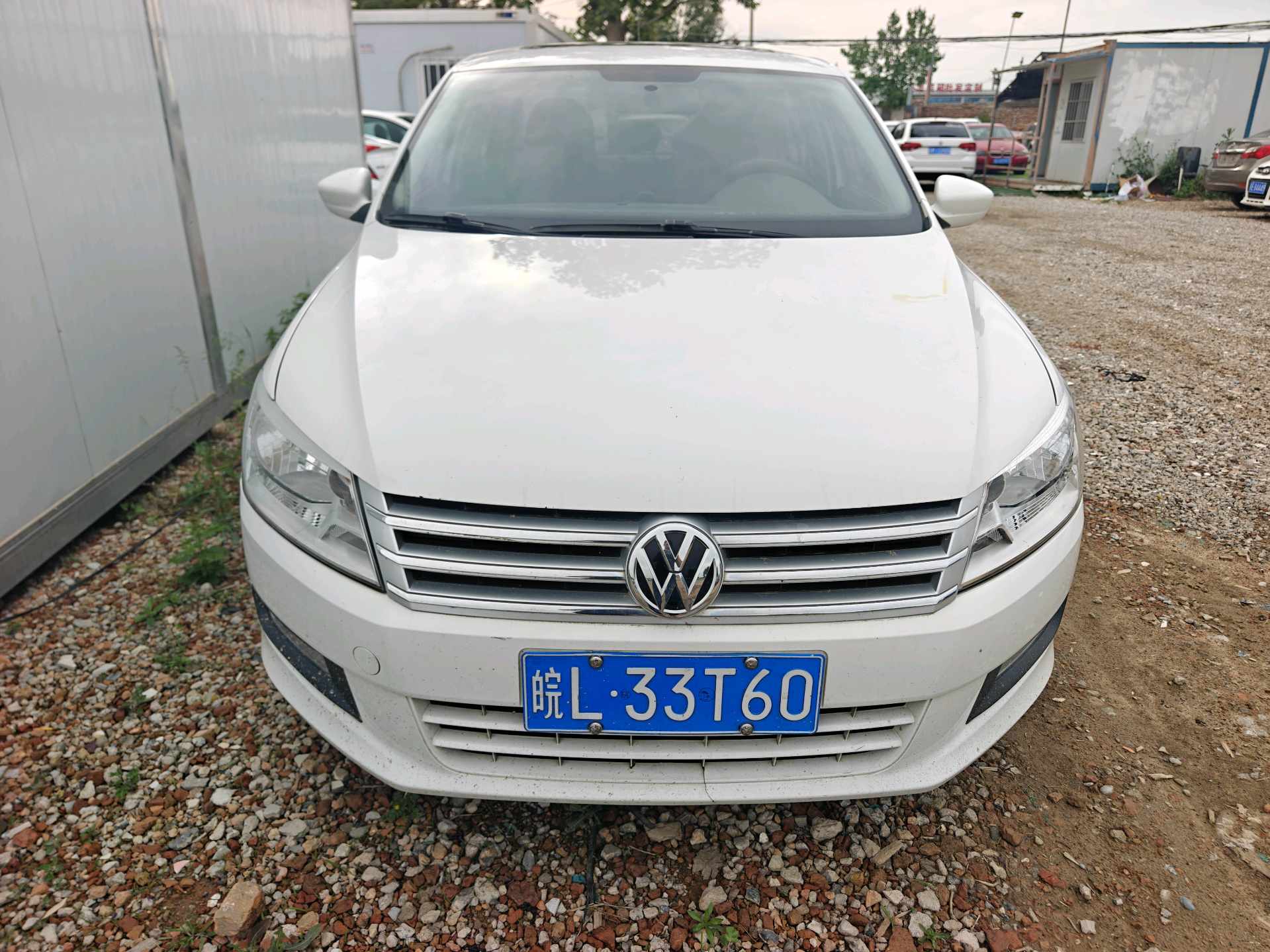 Volkswagen Santana 2015 car image #2