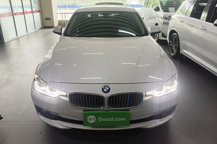 BMW 3 Series 2019 car image #3