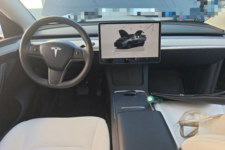 Tesla Model Y 2024 #11 Tesla Model Y 2024 car image #11