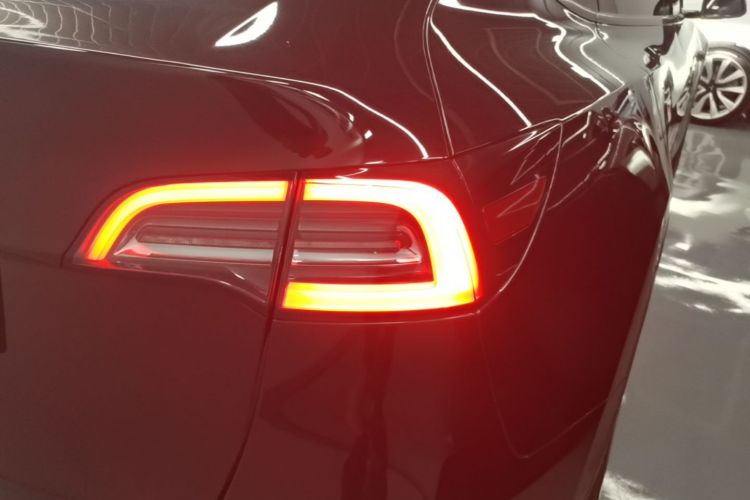 Tesla Model Y 2023 #8 Tesla Model Y 2023 car image #8