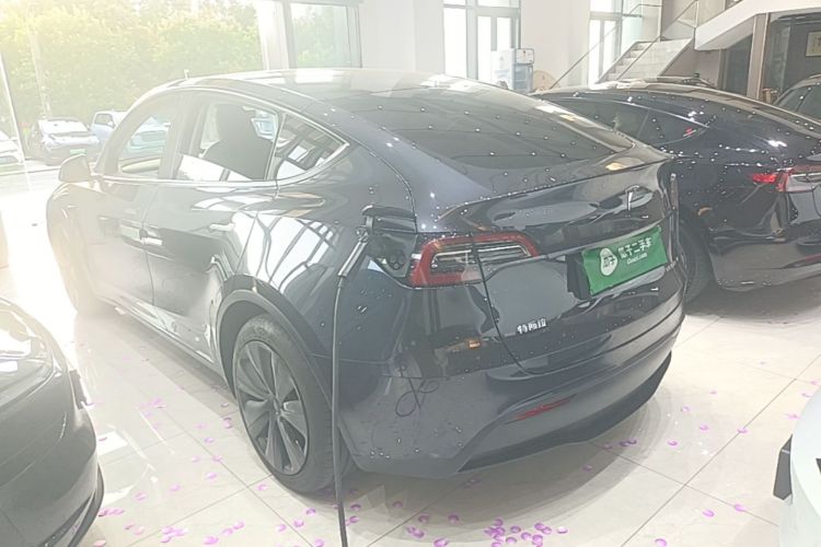 Tesla Model Y 2024 #5 Tesla Model Y 2024 image de voiture #5
