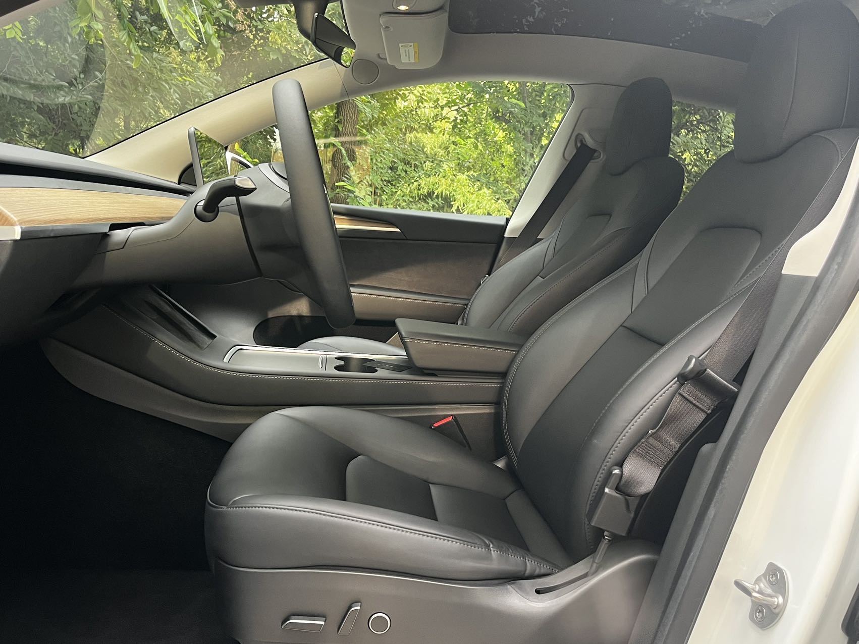 Tesla Model Y 2021 #6 Tesla Model Y 2021 car image #6