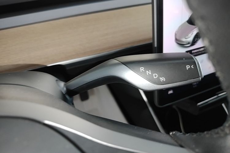 Tesla Model 3 2020 car image #18