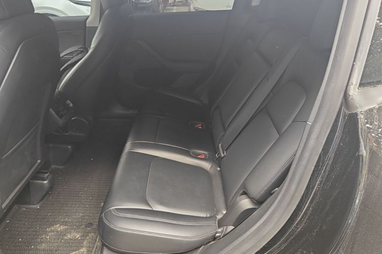 Tesla Model Y 2022 #13 Tesla Model Y 2022 car image #13