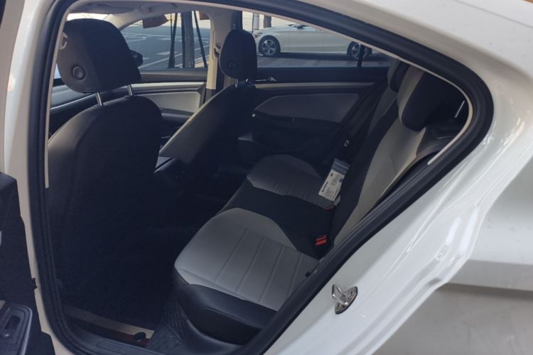 Volkswagen Bora 2025 صورة سيارة #17