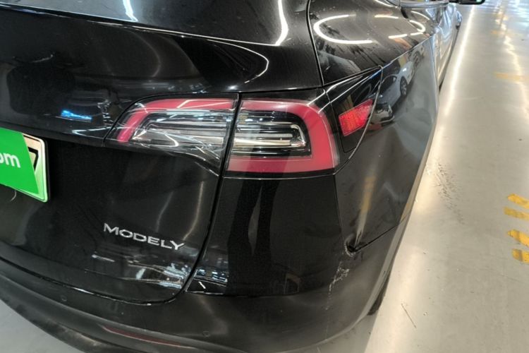 Tesla Model Y 2022 #8 Tesla Model Y 2022 car image #8