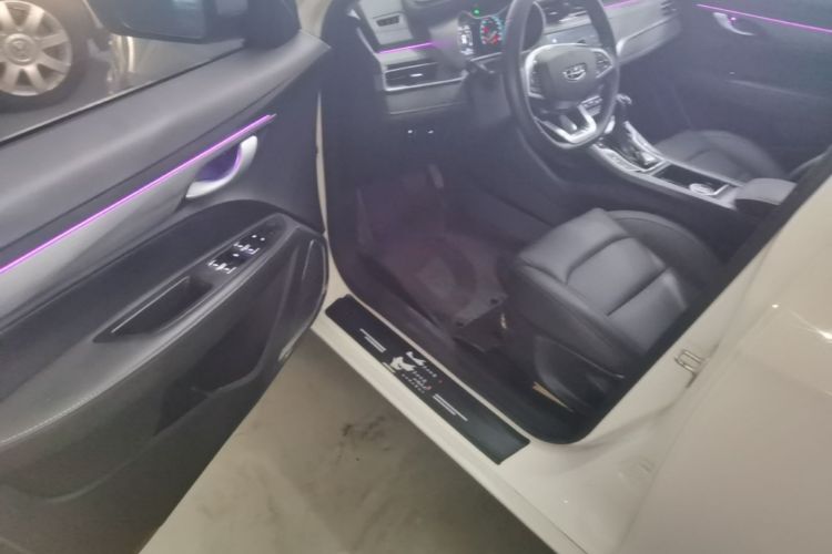 GEELY Emgrand 2021 car image #12